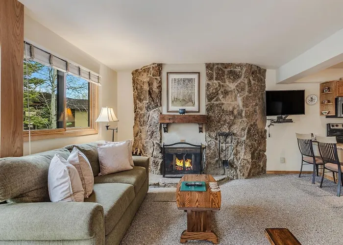 Laurelwood Condominiums 205